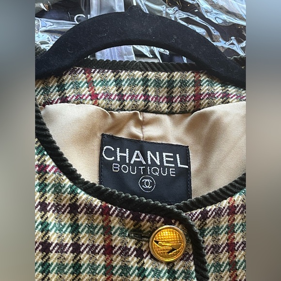 Chanel Vintage Jacket - Picture 2 of 8
